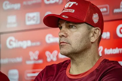 apesar-da-classificacao,-tecnico-do-vila-diz-que-nao-esta-satisfeito-com-o-rendimento-do-time