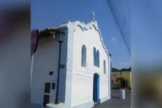 primeira-igreja-construida-em-aruana-pede-doacoes-para-reforma