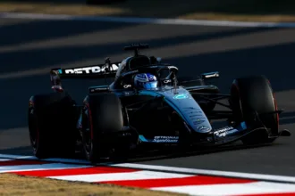 george-russell-vence-primeira-corrida-sprint-da-temporada;-gabriel-bortoleto-e-o-decimo-terceiro