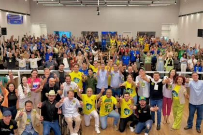 wilder-morais-e-ana-paula-colocam-chapa-na-rua-em-ato-do-pl-em-anapolis