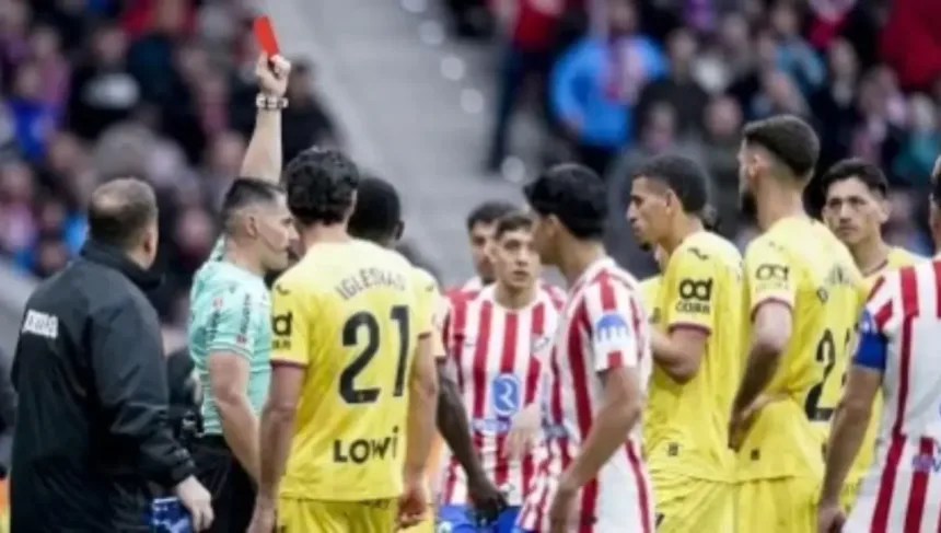 zagueiro-e-expulso-apos-pegar-nas-partes-intimas-do-adversario-durante-partida-na-espanha