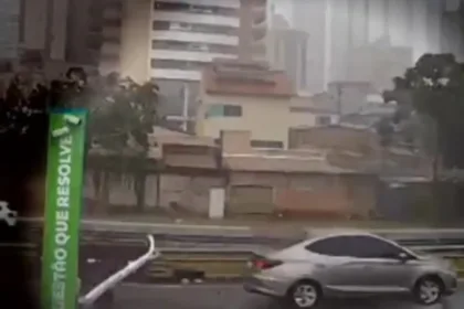 cancela-automatica-e-derrubada-por-carro-dias-apos-sistema-ser-acionado-pela-primeira-vez-na-marginal-botafogo,-em-goiania