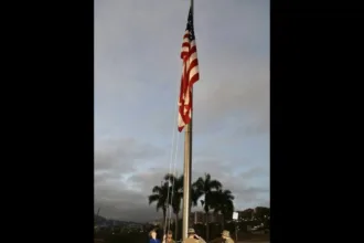 bandeira-dos-eua-volta-a-ser-hasteada-na-venezuela-apos-sete-anos