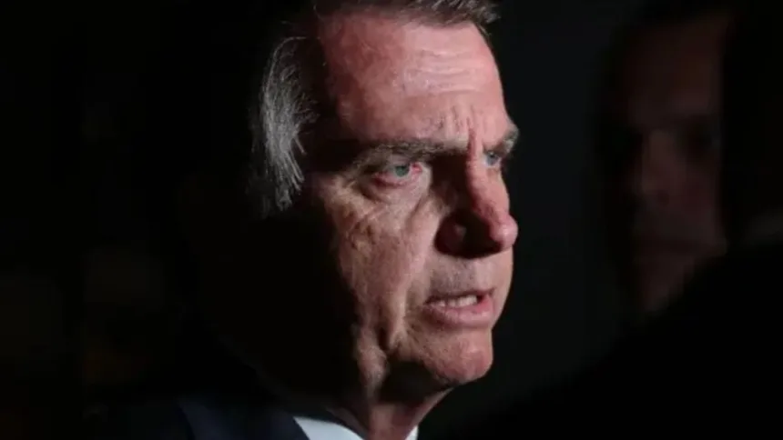 carlos-atualiza-estado-de-saude-de-jair-bolsonaro-apos-visita:-“continua-grave”-–-nsc-total