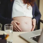 ‘barriga-feia’-e-‘filho-com-deficiencia’:-trt-go-condena-empresa-por-assedio-contra-funcionaria-gestante