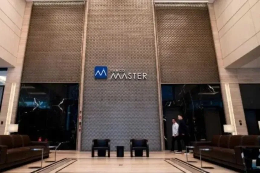 master-se-aproveitou-da-falta-de-educacao-financeira-para-atrair-clientes,-dizem-especialistas