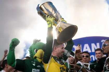 “o-campeao-voltou”,-diz-o-goleiro-tadeu,-que-conquistou-seu-primeiro-goianao-pelo-goias