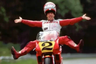 quem-foi-randy-mamola?-piloto-que-virou-ate-nome-de-manobra-apos-o-motogp-de-goiania
