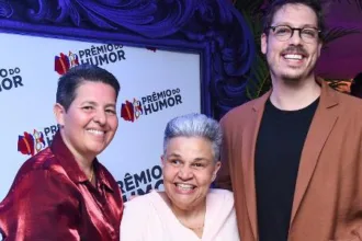 claudia-rodrigues-faz-rara-aparicao-no-premio-do-humor,-no-rio-–-uol