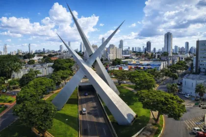 goiania-entra-em-circuito-internacional-e-ilumina-viaduto-de-verde-no-dia-de-sao-patricio;-veja-fotos