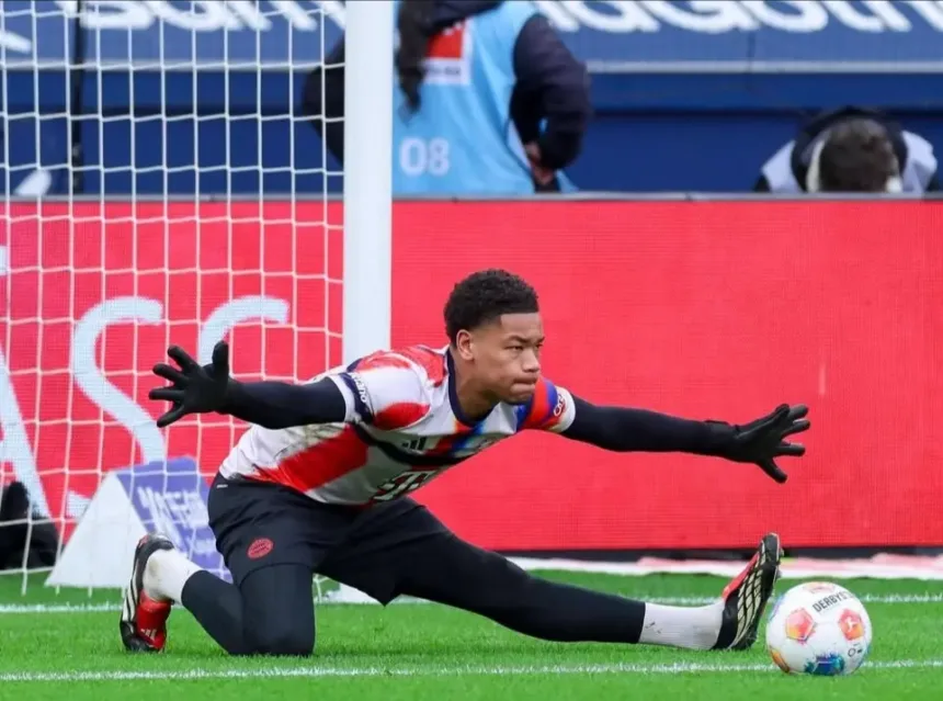 em-crise-de-goleiros,-bayern-precisara-de-autorizacao-de-trabalho-juvenil-para-ter-joia-da-base-em-campo