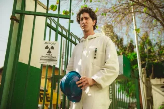 “achei-que-fosse-ficcao”,-diz-protagonista-de-minisserie-da-netflix-sobre-o-caso-do-cesio-137-em-goiania