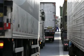 caminhoneiros-de-goias-aguardam-conversa-com-o-governo-para-decidir-sobre-paralisacao