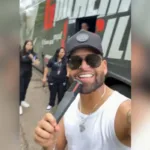 goiano-fica-preso-em-congestionamento-e-decide-fazer-show-na-br-040