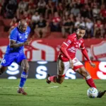apos-empate-sem-gols,-vila-nova-perde-nos-penaltis-para-o-confianca-e-se-despede-da-copa-do-brasil