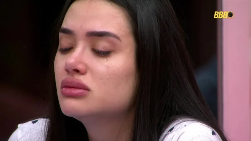 bbb-26:-apos-beijo-em-jonas,-jordana-revela-se-ja-fez-plastica-na-boca;-veja-antes-e-depois