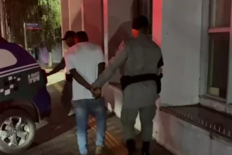 prefeito-de-anapolis-oferece-emprego-a-morador-de-rua-e-descobre-mandado-de-prisao-em-aberto