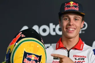 motogp:-diogo-moreira-disputara-gp-do-brasil-com-capacete-em-homenagem-a-ayrton-senna