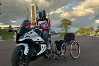 motogp:-cadeirante-viaja-860-km-de-moto-para-ver-idolo-marc-marquez-e-corrida-em-goiania