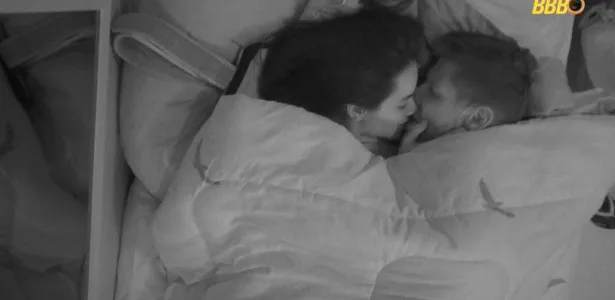 jordana-e-jonas-voltam-a-se-beijar,-e-clima-esquenta-embaixo-do-edredom-–-uol