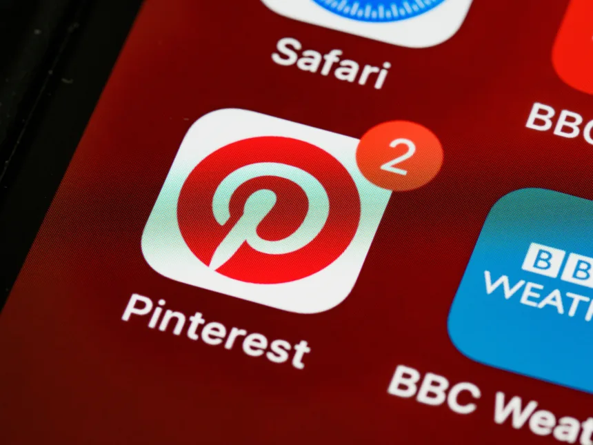 ceo-do-pinterest-pede-proibicao-de-redes-sociais-para-jovens-menores-de-16-anos