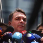 flavio-bolsonaro-homenageia-o-pai-pelo-aniversario-de-71-anos