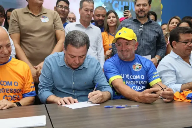 vilmar-mariano-e-professor-alcides-se-filiam-ao-psdb-em-evento-com-marconi-em-aparecida