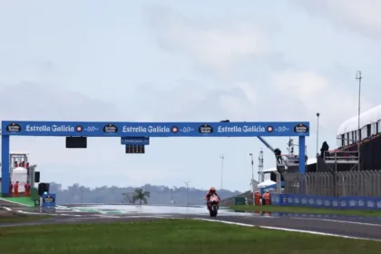 motogp:-reinauguracao-simbolica-do-autodromo-e-adiada-apos-buraco-na-pista