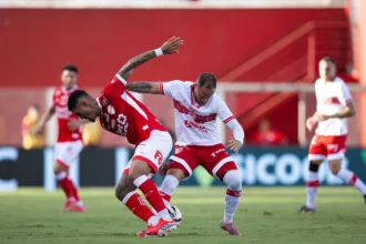 vila-nova-deixa-vitoria-escapar-no-fim-e-empata-com-crb-na-estreia-pela-serie-b