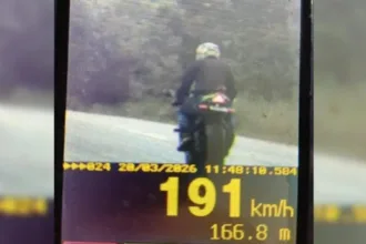 motociclista-e-flagrado-a-quase-200-km/h-em-moto-de-luxo-na-br-060-em-goias