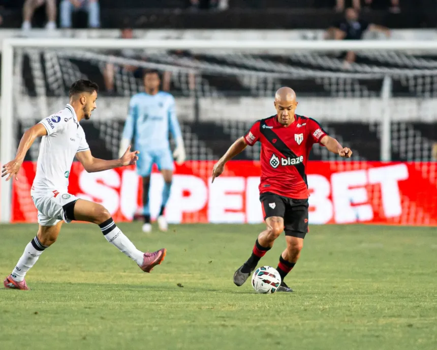 atletico-e-superado-pelo-operario-pr-e-inicia-serie-b-com-derrota