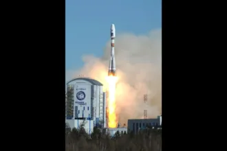russia-lanca-foguete-soyuz-e-retoma-envio-de-missoes-a-estacao-espacial-internacional