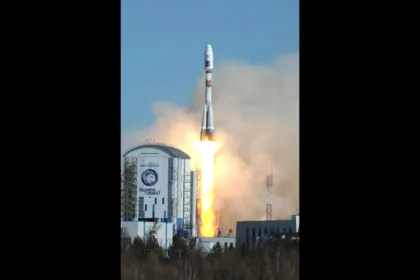 russia-lanca-foguete-soyuz-e-retoma-envio-de-missoes-a-estacao-espacial-internacional