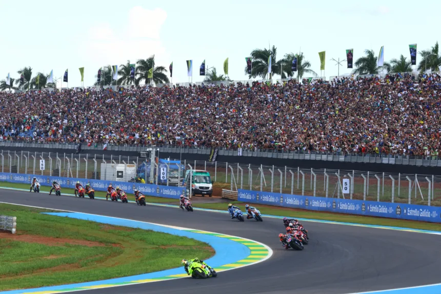 goiania-recebe-mais-de-148-mil-torcedores-durante-a-motogp