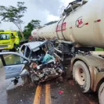 acidente-entre-caminhao,-onibus-e-carro-deixa-2-feridos-na-br-153-em-rialma