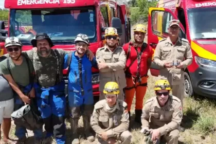 biologo-da-ufmg-e-resgatado-apos-queda-em-caverna-de-goias