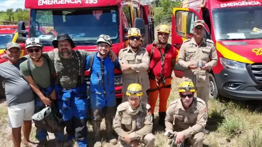 biologo-da-ufmg-e-resgatado-apos-queda-em-caverna-de-goias