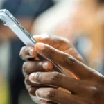 falha-em-versoes-antigas-do-iphone-pode-permitir-espionagem-e-roubo-de-dados