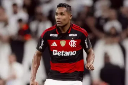 alex-sandro-e-cortado-e-ancelotti-convoca-lateral-do-cruzeiro-para-os-amistosos-da-selecao