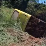 onibus-cai-de-ribanceira-em-abadia-de-goias;-ha-feridos