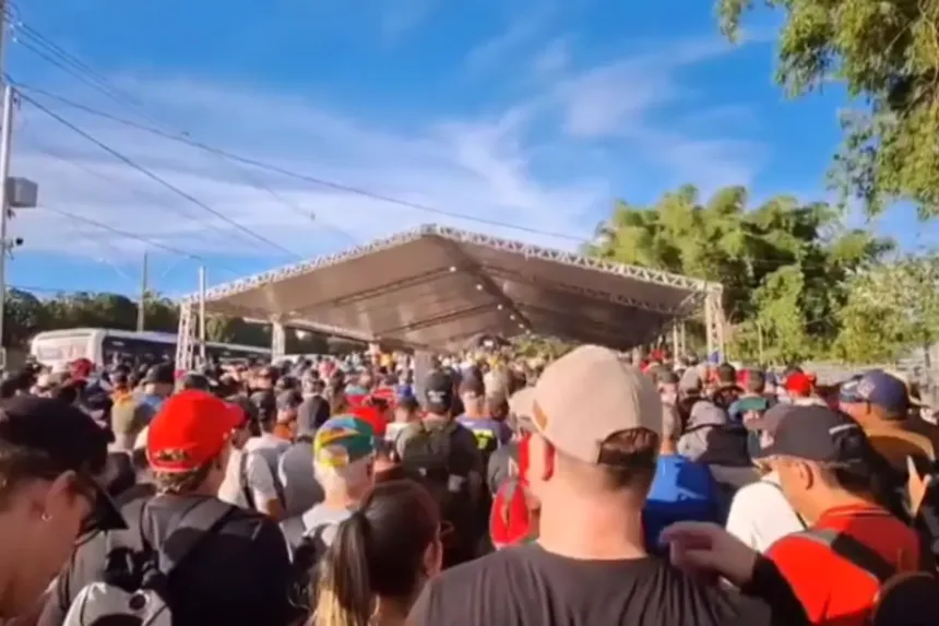 motogp:-apesar-de-filas-e-lotacao,-transporte-coletivo-seguiu-previsao,-diz-rmtc