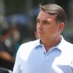 flavio-diz-esperar-“decisao-favoravel”-a-domiciliar-de-bolsonaro