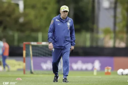 ancelotti-diz-que-lista-da-selecao-brasileira-para-copa-do-mundo-esta-quase-fechada,-mas-que-restam-4-vagas