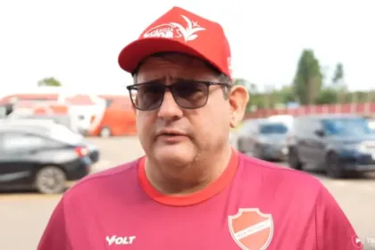 guto-ferreira-chega-ao-vila-nova-e-avalia-elenco:-“a-gente-veio-porque-acredita-no-plantel”