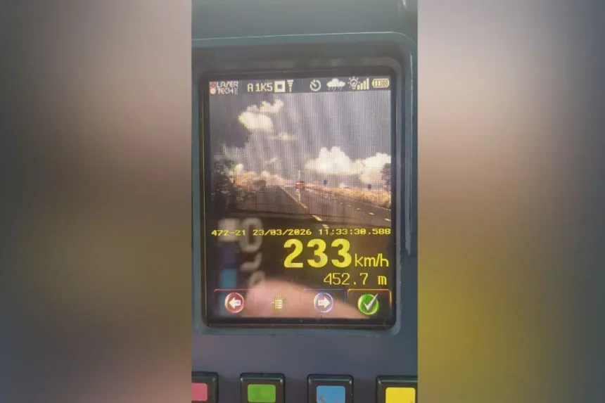 video:-prf-flagra-bmw-a-233-km/h-na-br-060,-em-jatai