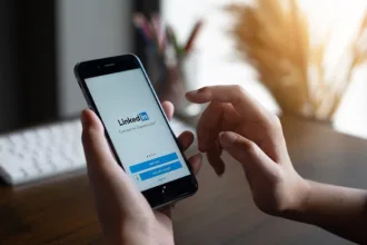 tradutor-de-‘corporatives’-viraliza-ao-converter-textos-em-linguagem-de-linkedin