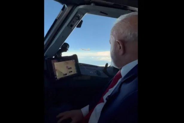 lula-e-escoltado-por-f-39-gripen,-1o-supersonico-produzido-no-brasil