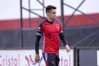 matheus-ribeiro-deixa-o-atletico-e-deve-acertar-com-o-nautico-na-sequencia-da-temporada