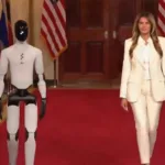 ‘primeiro-robo’:-melania-trump-desfila-com-robo-humanoide-em-evento-na-casa-branca;-video