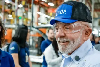 em-anapolis,-lula-diz-que-guerra-no-ira-e-alta-dos-combustiveis-deixam-“pequi-mais-caro”